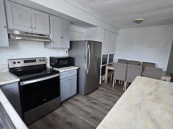 3rd image of 360 Lono Ave