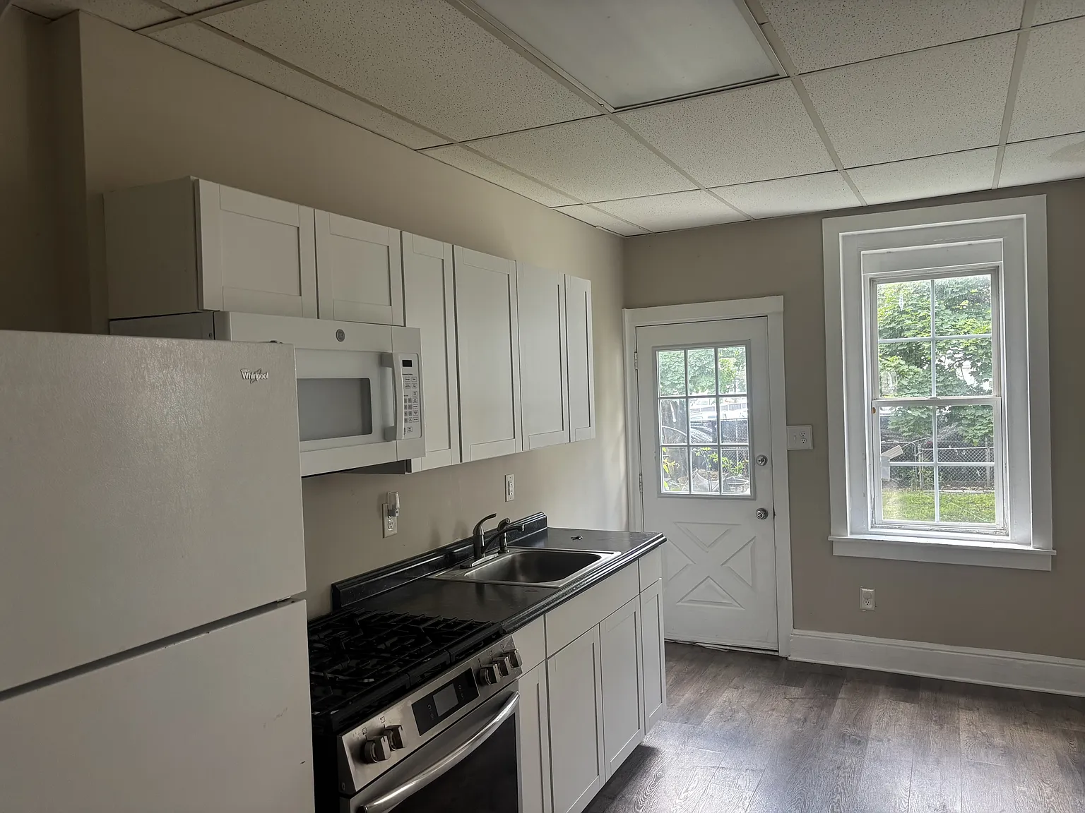 426 Hunter Street - 1 — Photo 3