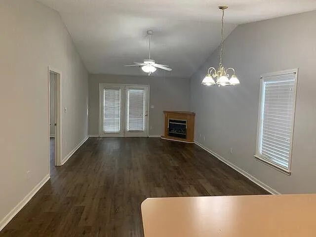 Building Photo - 207 Evans Lake Dr