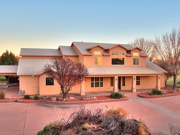 4th image of 420 Garcia Ln