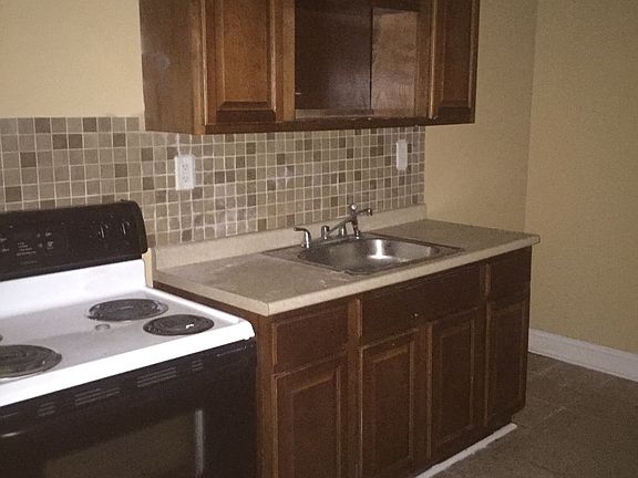 4th image of 234 N 52nd St #1