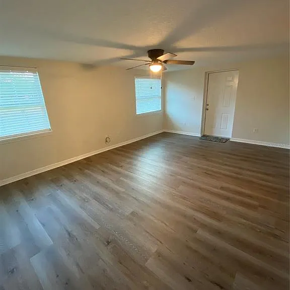 803 E Hazzard Ave — Photo 2