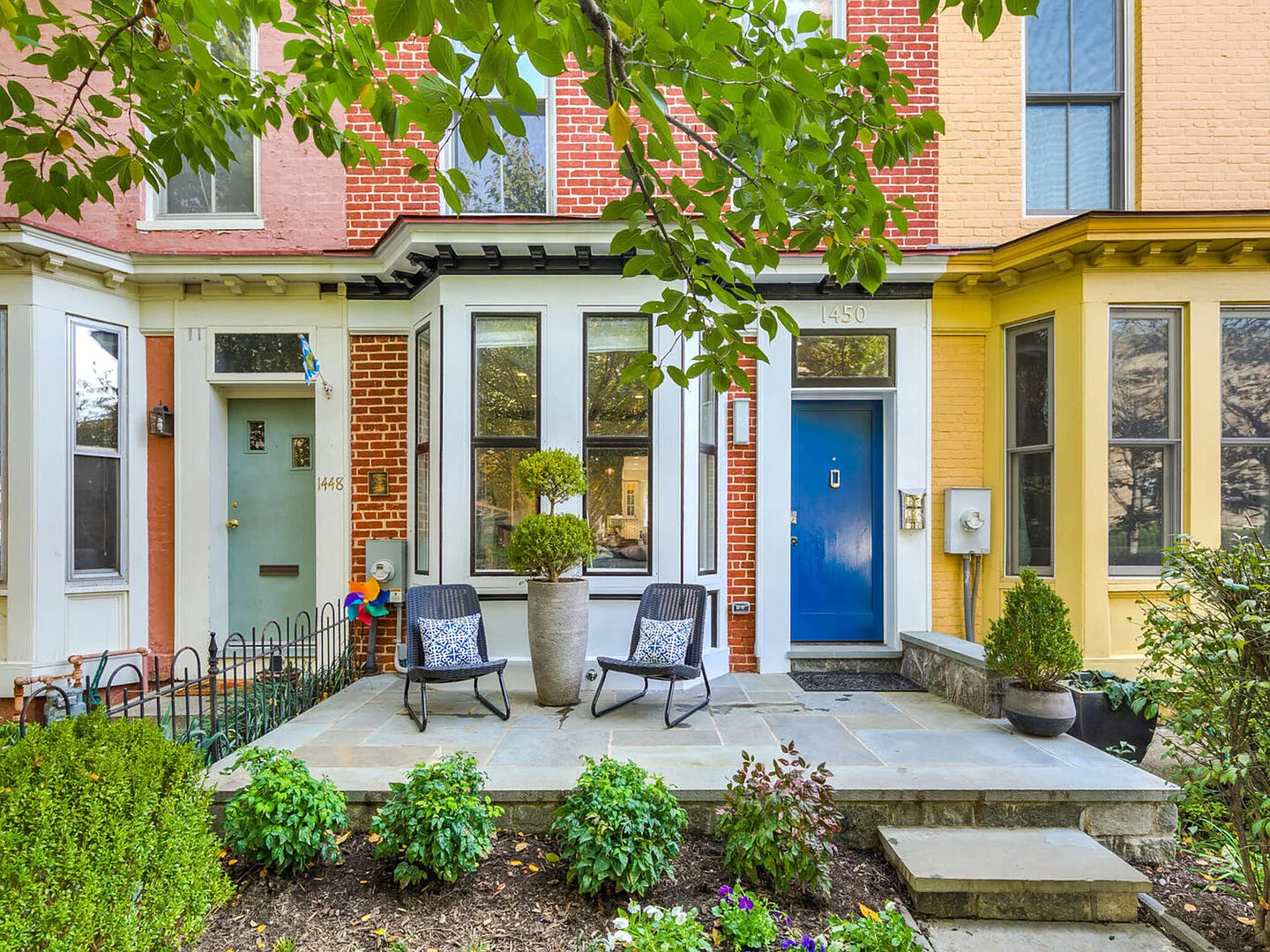 Logan Circle | Luxury 2BR 3.5BA Historic Townhouse | 2 Car Parking — Photo 2