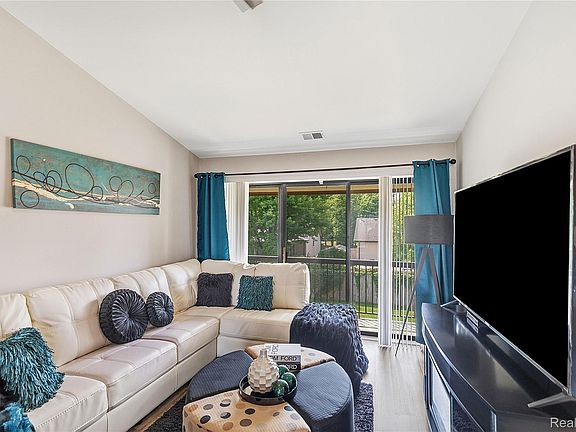 2nd image of 30513 Hidden Pines Ln