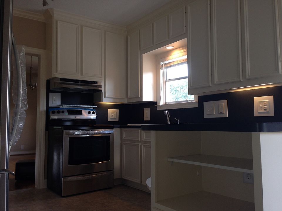 Stainless kitchens with all new appliances upper