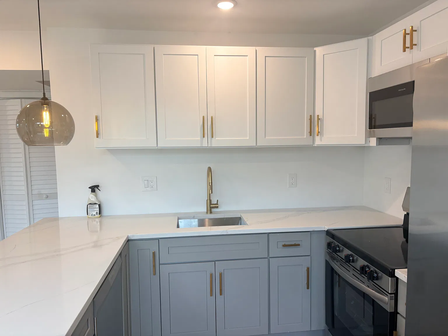 2401 Kensington Ave — Photo 2