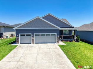 7210 NW 18th St, Lincoln, NE 68521