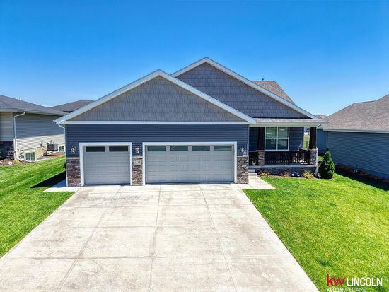 7210 NW 18th St, Lincoln, NE 68521