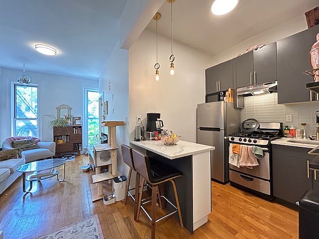 1st image of 947 Saint Marks Ave APT 2