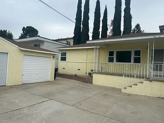 2nd image of 2637 Hermosa Ave #1/2