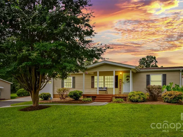 108 Rockett St SE, Conover, NC 28613