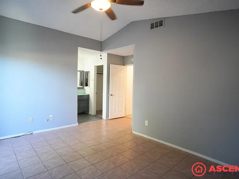 8012 Cold Spray Ct — Photo 14