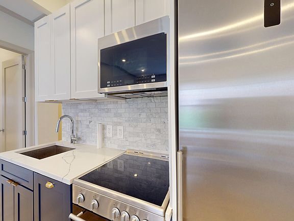 4th image of 250 W 91st St #6B