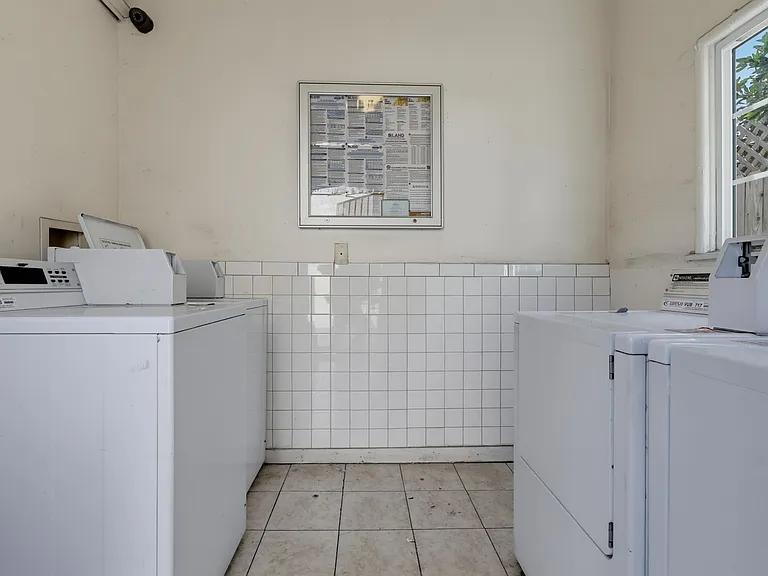 6633 Crenshaw Blvd #8 — Photo 14