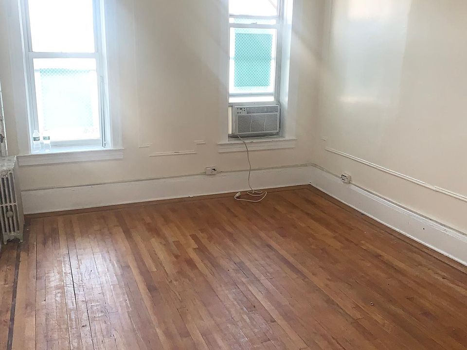 1st image of 10428 117th St APT 2E