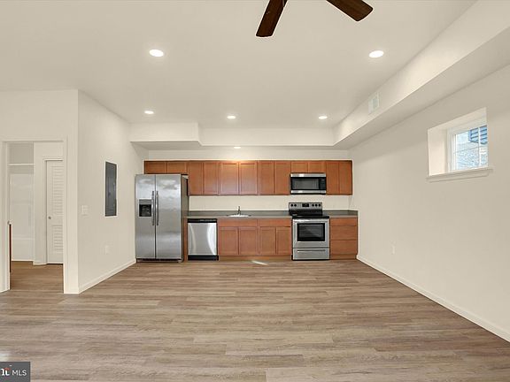 4th image of 15 N 2nd St