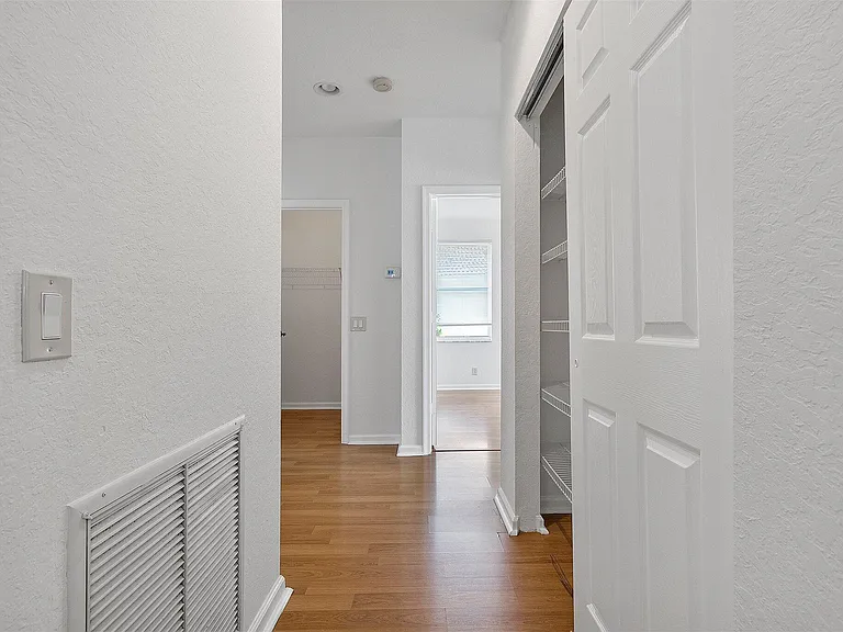 2013 Harbor View Cir — Photo 31