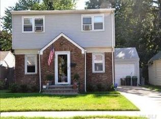 1387 Dartmouth St, North Baldwin, NY 11510
