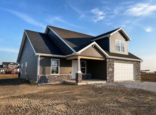 934 Westview Dr, Rockford, OH 45882