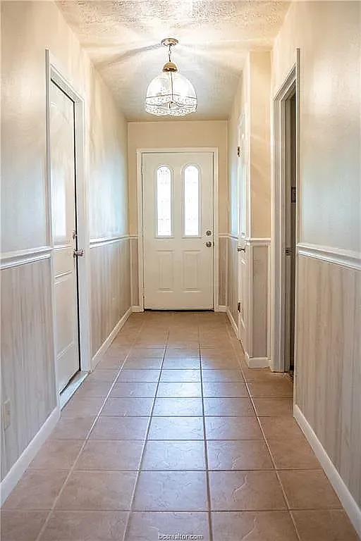 3 bed, 1640 sqft, $1,900 — Photo 2