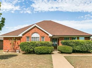 811 Rawlins Dr, Lancaster, TX 75146
