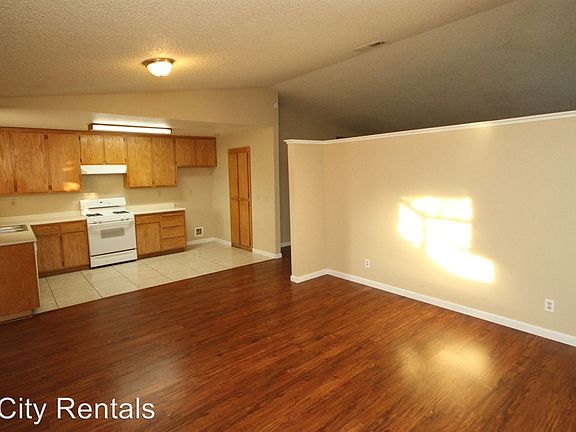 3rd image of 5310 Yvonne Way