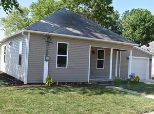 1214 E Macoupin St, Staunton, IL 62088