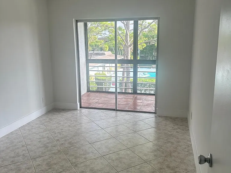 2100 Springdale Blvd #303 — Photo 9