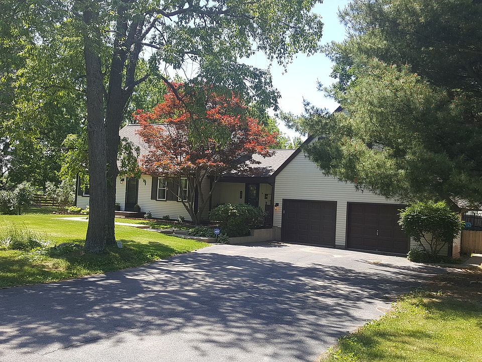 1st image of 909 Van Buren Ave