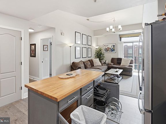 5th image of 525 N Fayette St Unit 620