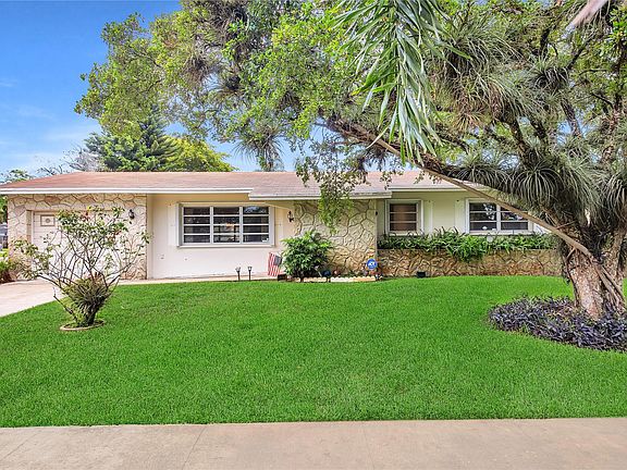 3rd image of 1851 NW 111th Avenue