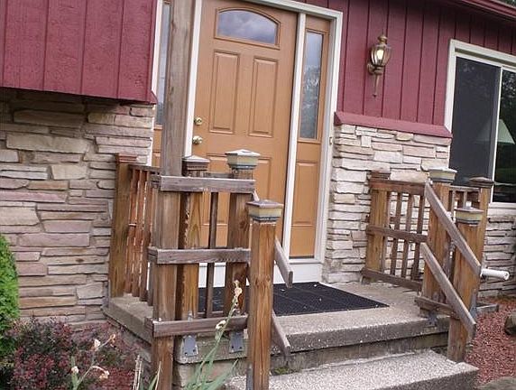 3rd image of 900 Ashmun Ave