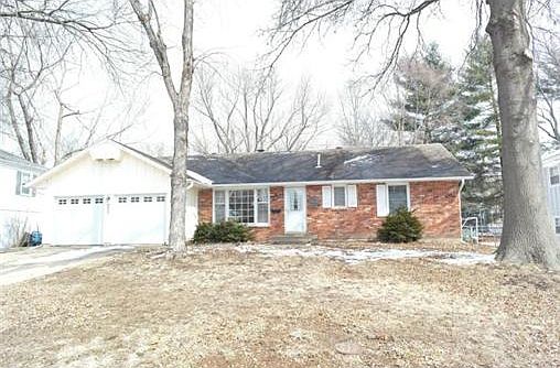 1st image of 8921 Robinson Dr