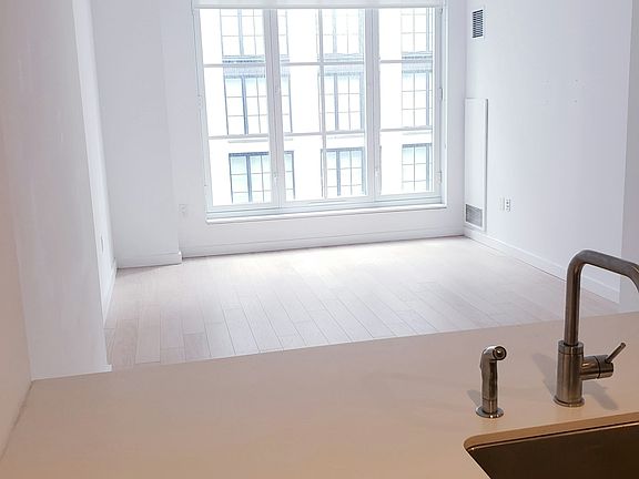 4th image of 535 W 43rd St APT N6g