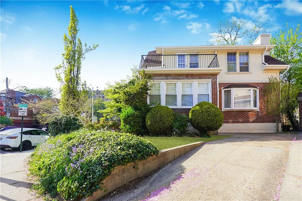 61 Marine Ave photo 1