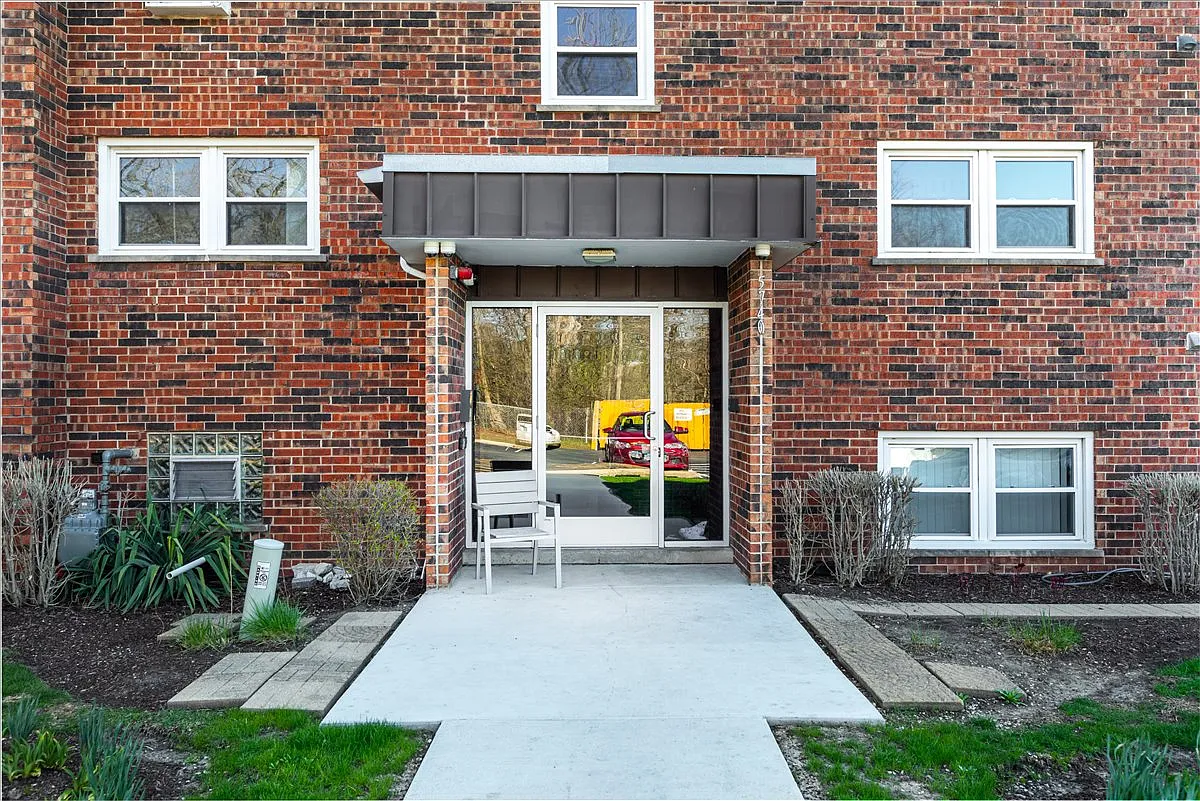 1 bed, 925 sqft, $1,495 — Photo 2