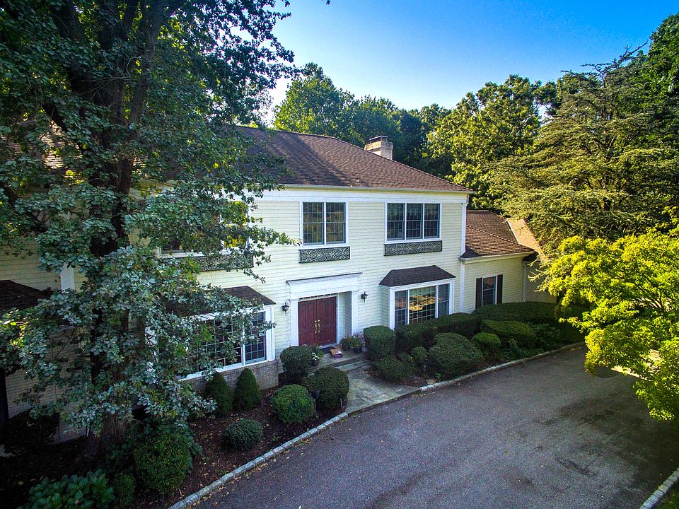 1st image of 7 Copperfield Ln