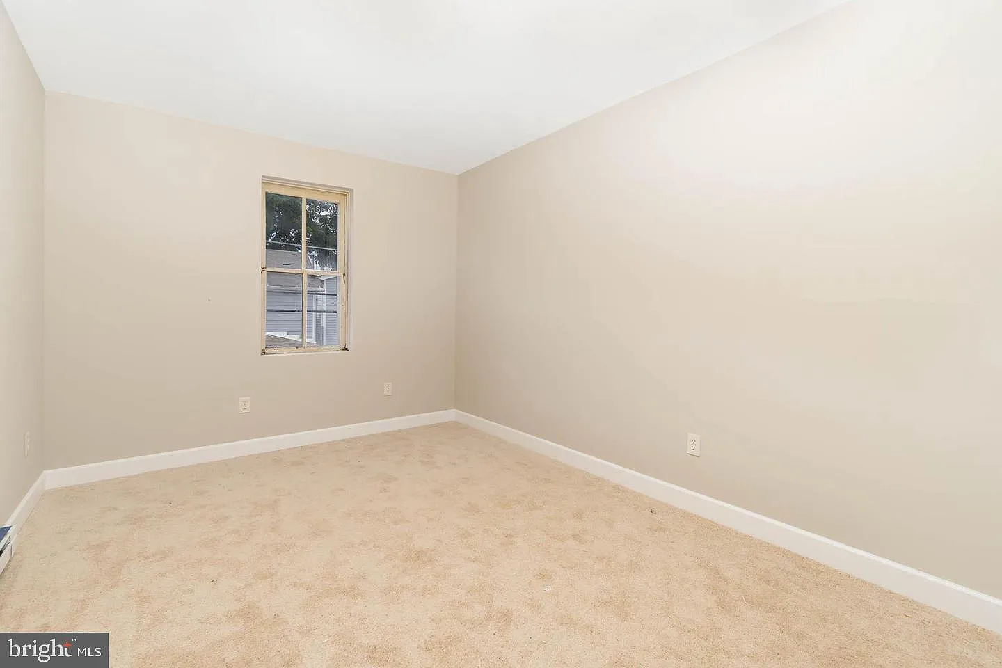 3 bed, 1.5 bath, 1100 sqft, $1,600 — Photo 4
