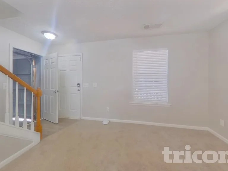5370 Mountain Top Pl — Photo 2