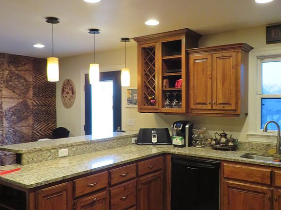 kitchen w/door to back deck