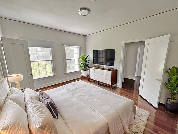 4th image of 401 N Orange Grove Ave APT 7