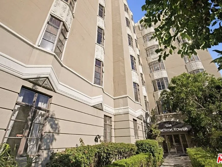 1314 N Hayworth Ave #303 — Photo 25
