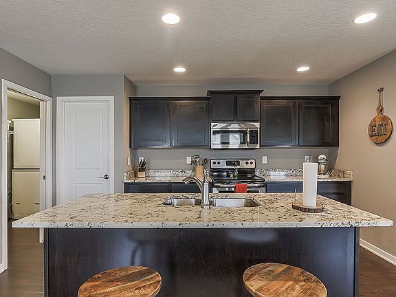 5th image of 804 NE Cherry Plum Dr
