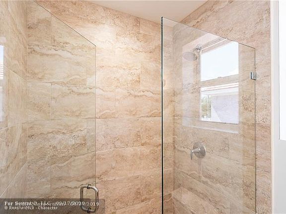 5th image of 2915 SW 15th Ave #2915