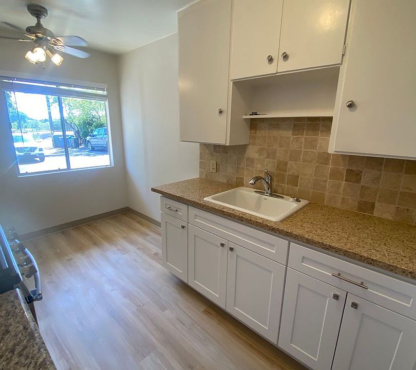 1st image of 400 Ferrini Rd #3