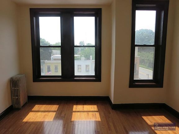 4th image of 1920 8th Ave APT 3r