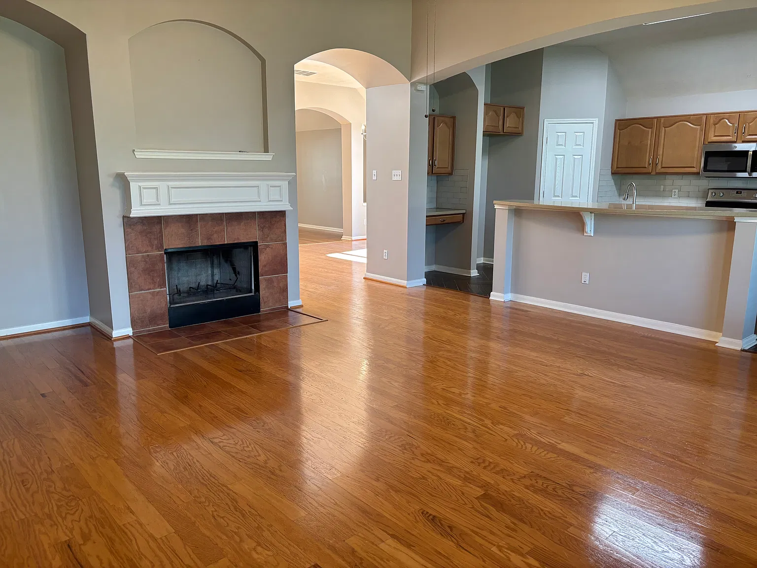 1307 Deerbrook Dr — Photo 3