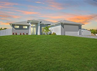 2717 NW 4th St, Cape Coral, FL 33993