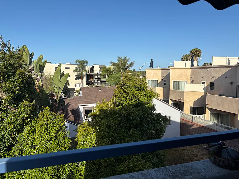 1321 Pacific Beach Dr #C — Photo 23
