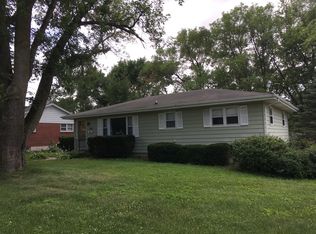 1695 Earl Dr, Dubuque, IA 52001